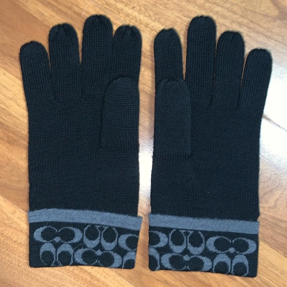 Authentic Coach Merino Wool Gloves